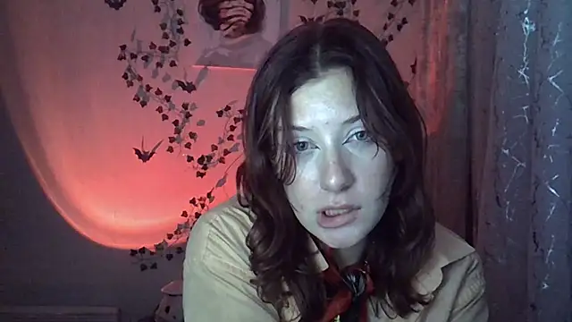 Lily Ember online show from 10/28/25, 10:09