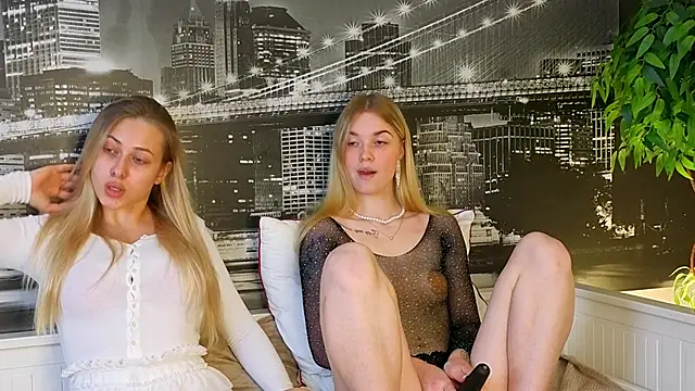 Snapshot of ChristyMarshall chatting on 11/06/25, 04:00 ChristyMarshall online show from 11/06/25, 04:00