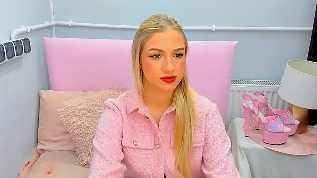 EvetteRose online show from 10/29/25, 05:01