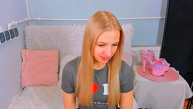 EvetteRose online show from 03/16/26, 12:09