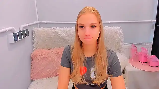 EvetteRose online show from 03/19/26, 09:26