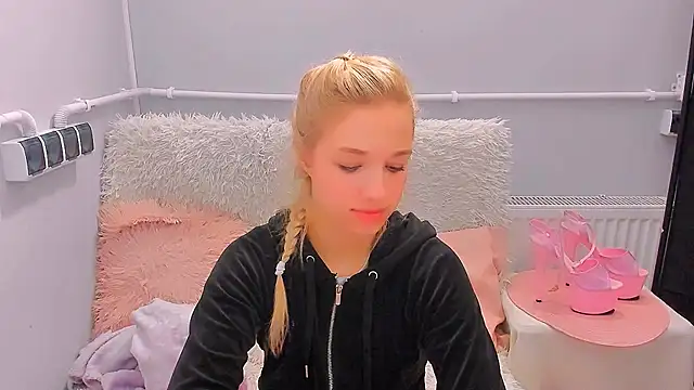 EvetteRose online show from 03/28/26, 06:20