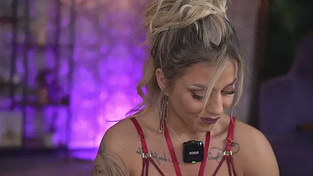 AlmaVelia online show from 09/19/25, 07:07