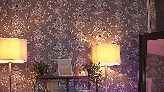 AlmaVelia online show from 09/16/25, 07:04