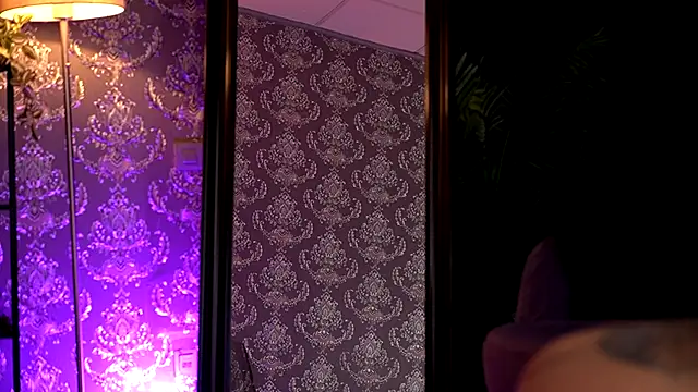 AlmaVelia online show from 11/07/25, 08:02