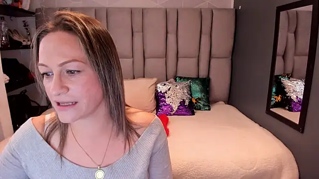 Snapshot of Charlot_milf chatting on 11/10/25, 11:59 Charlot milf online show from 11/10/25, 11:59