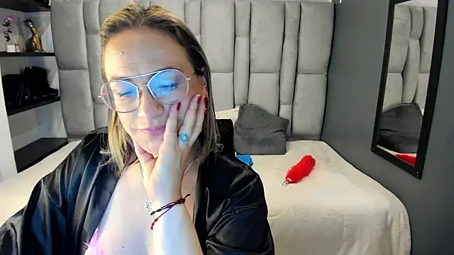 Charlot milf online show from 02/20/26, 06:26