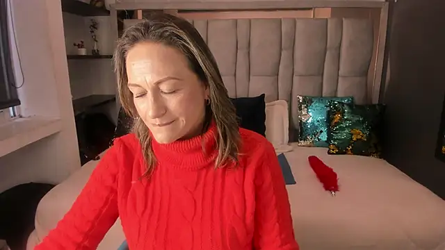 Snapshot of Charlot_milf chatting on 10/15/25, 12:02 Charlot milf online show from 10/15/25, 12:02