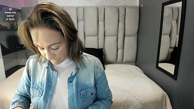 Charlot milf online show from 03/26/26, 11:41