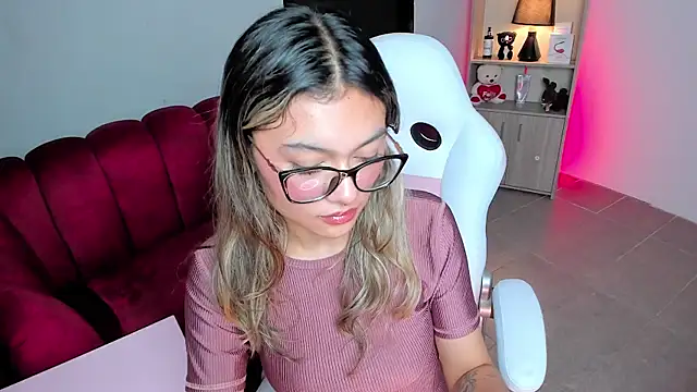 Tatiana mendoza online show from 10/02/25, 02:20
