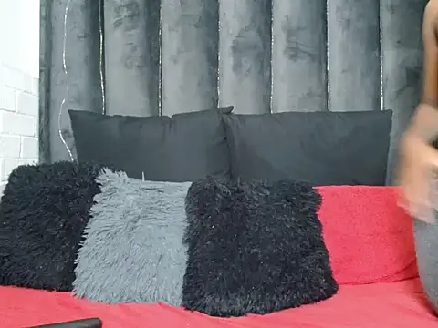 Snapshot of dark_honeyx26 chatting on 02/06/26, 07:32 dark honeyx26 online show from 02/06/26, 07:32