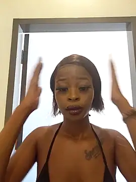 Snapshot of dark_honeyx26 chatting on 03/02/26, 01:40 dark honeyx26 online show from 03/02/26, 01:40