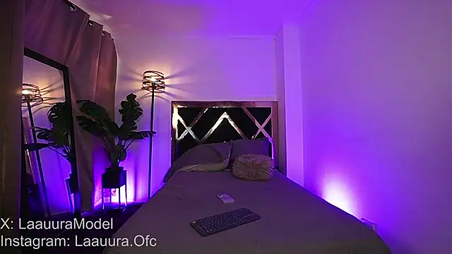 laauuraa1 online show from 02/20/26, 05:15