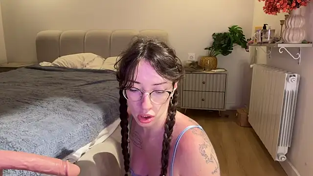 Kelly Berry   online show from 06/25/26, 06:24