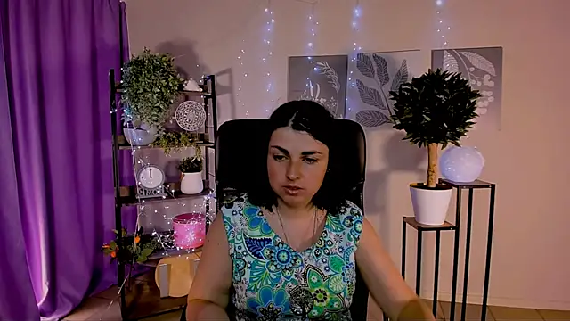 Snapshot of MartaEdams chatting on 05/21/26, 06:22 MartaEdams online show from 05/21/26, 06:22