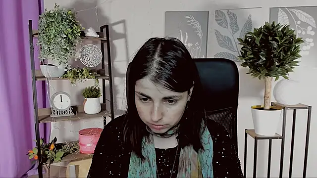 Snapshot of MartaEdams chatting on 04/18/26, 06:05 MartaEdams online show from 04/18/26, 06:05