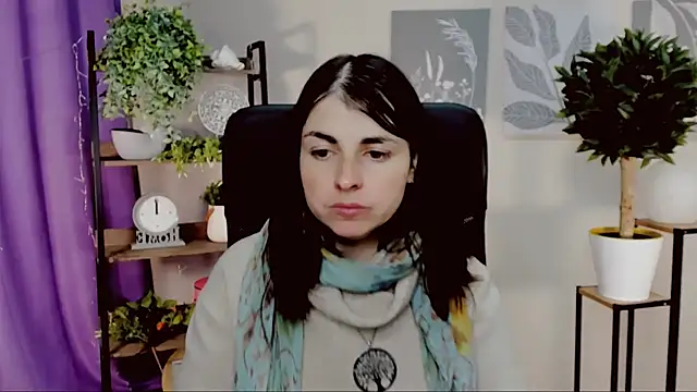 Snapshot of MartaEdams chatting on 03/17/26, 06:27 MartaEdams online show from 03/17/26, 06:27