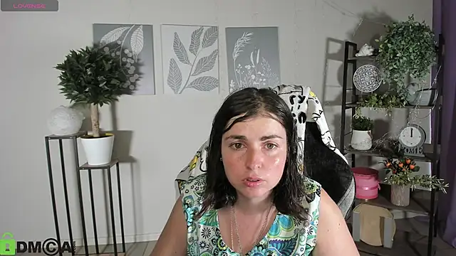 Snapshot of MartaEdams chatting on 07/04/26, 05:47 MartaEdams online show from 07/04/26, 05:47