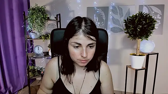 Snapshot of MartaEdams chatting on 03/30/26, 06:15 MartaEdams online show from 03/30/26, 06:15