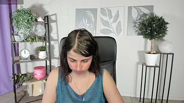 Snapshot of MartaEdams chatting on 06/19/26, 05:13 MartaEdams online show from 06/19/26, 05:13