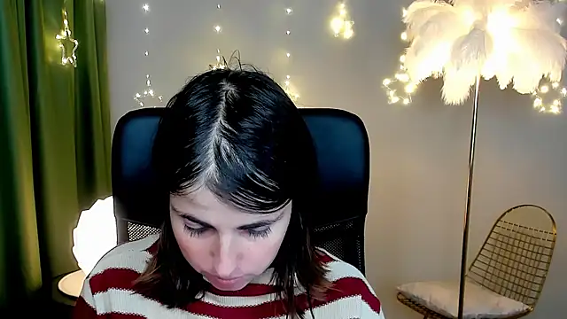 MartaEdams online show from 12/17/25, 06:29