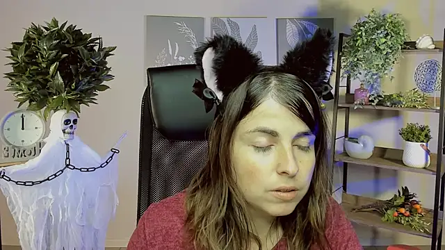 MartaEdams online show from 10/24/25, 06:12