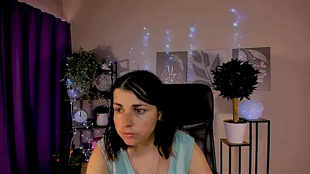 Snapshot of MartaEdams chatting on 05/18/26, 09:03 MartaEdams online show from 05/18/26, 09:03