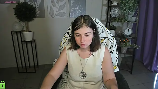Snapshot of MartaEdams chatting on 07/15/26, 05:14 MartaEdams online show from 07/15/26, 05:14