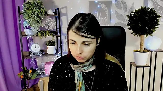 Snapshot of MartaEdams chatting on 05/05/26, 06:27 MartaEdams online show from 05/05/26, 06:27