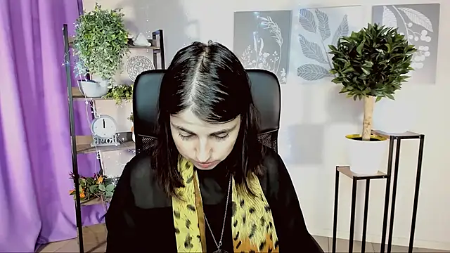 Snapshot of MartaEdams chatting on 04/04/26, 06:09 MartaEdams online show from 04/04/26, 06:09