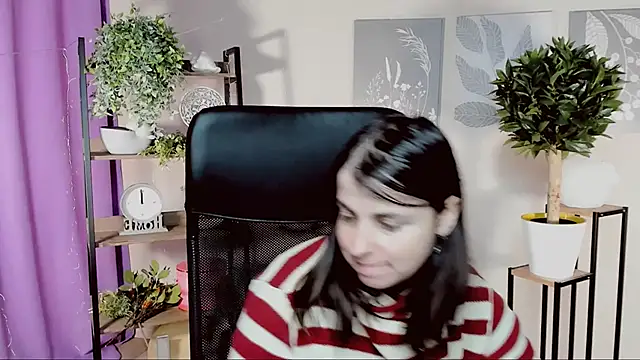 Snapshot of MartaEdams chatting on 03/11/26, 06:18 MartaEdams online show from 03/11/26, 06:18