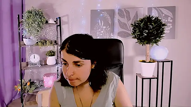 Snapshot of MartaEdams chatting on 06/05/26, 06:07 MartaEdams online show from 06/05/26, 06:07