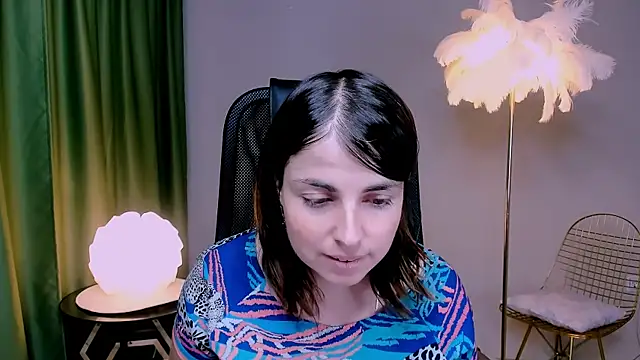 MartaEdams online show from 11/28/25, 06:13