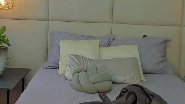 Snapshot of SamayRyann chatting on 06/12/26, 01:53 SamayRyann online show from 06/12/26, 01:53