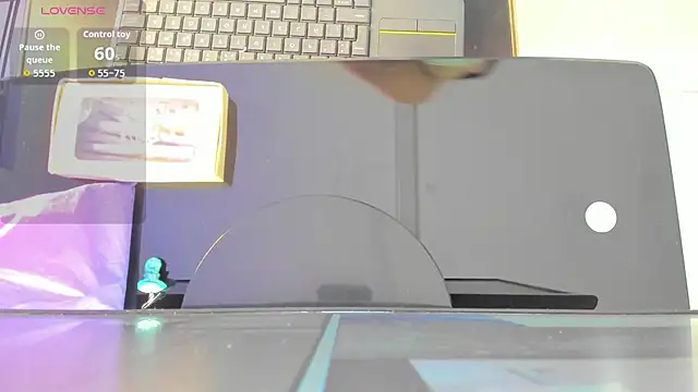 SamayRyann online show from 11/21/25, 07:57