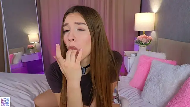 SweetyLali online show from 10/23/25, 05:55