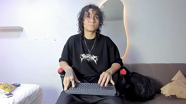 Snapshot of JackesTaylor chatting on 03/24/26, 05:29 JackesTaylor online show from 03/24/26, 05:29