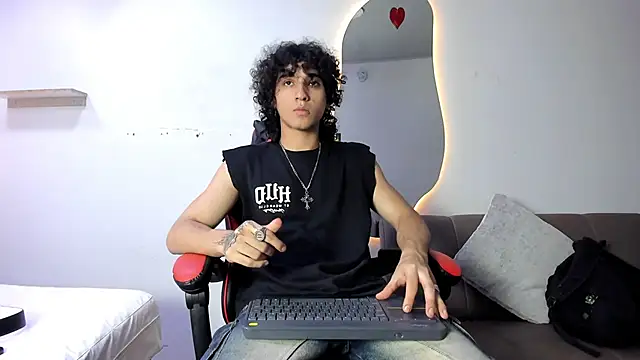 Snapshot of JackesTaylor chatting on 03/17/26, 04:37 JackesTaylor online show from 03/17/26, 04:37