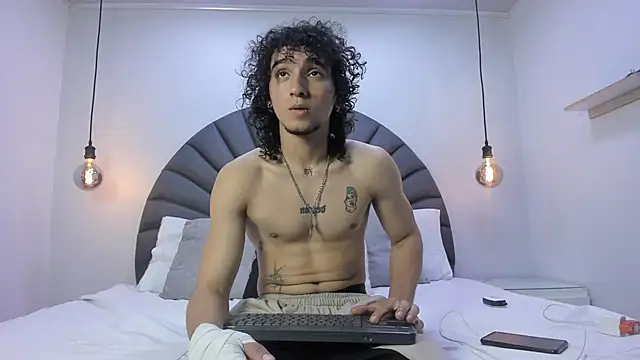 Snapshot of JackesTaylor chatting on 05/19/26, 06:31 JackesTaylor online show from 05/19/26, 06:31