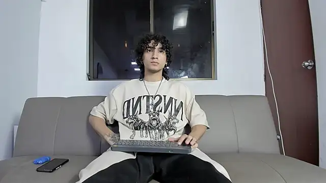 Snapshot of JackesTaylor chatting on 04/09/26, 05:09 JackesTaylor online show from 04/09/26, 05:09