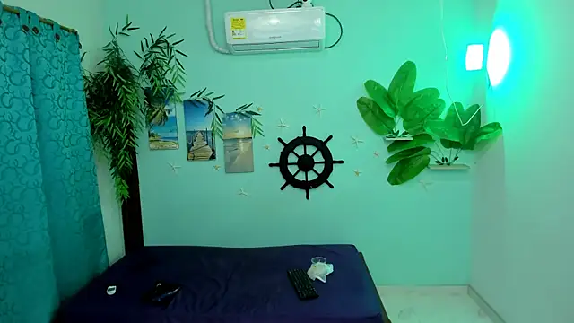 Snapshot of eladyrous98 chatting on 12/01/25, 02:18 eladyrous98 online show from 12/01/25, 02:18