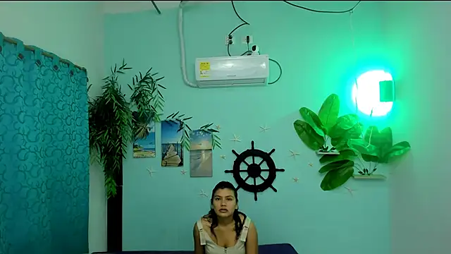 Snapshot of eladyrous98 chatting on 11/05/25, 01:58 eladyrous98 online show from 11/05/25, 01:58