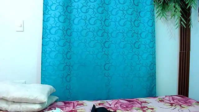 Snapshot of eladyrous98 chatting on 09/12/25, 01:33 eladyrous98 online show from 09/12/25, 01:33