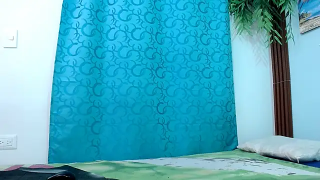 Snapshot of eladyrous98 chatting on 09/28/25, 04:03 eladyrous98 online show from 09/28/25, 04:03