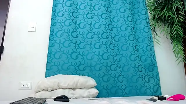 eladyrous98 online show from 12/19/25, 03:25