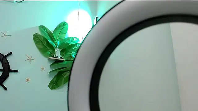 Snapshot of eladyrous98 chatting on 10/29/25, 06:01 eladyrous98 online show from 10/29/25, 06:01