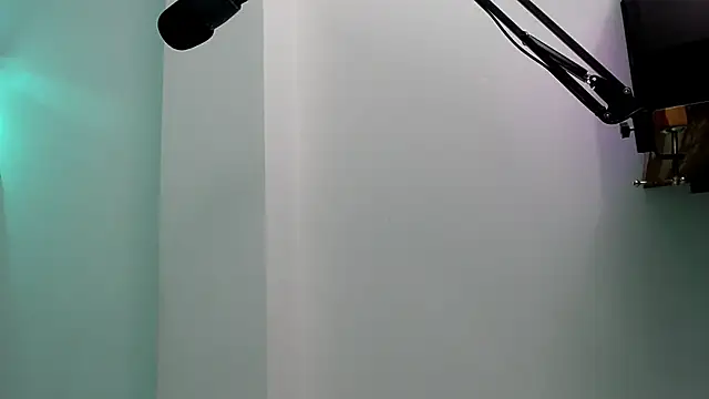 Snapshot of eladyrous98 chatting on 10/06/25, 02:07 eladyrous98 online show from 10/06/25, 02:07