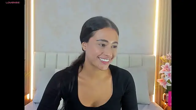 ZOEBARLOWE online show from 11/23/25, 06:29