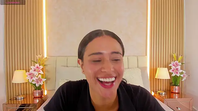 ZOEBARLOWE online show from 12/20/25, 05:27