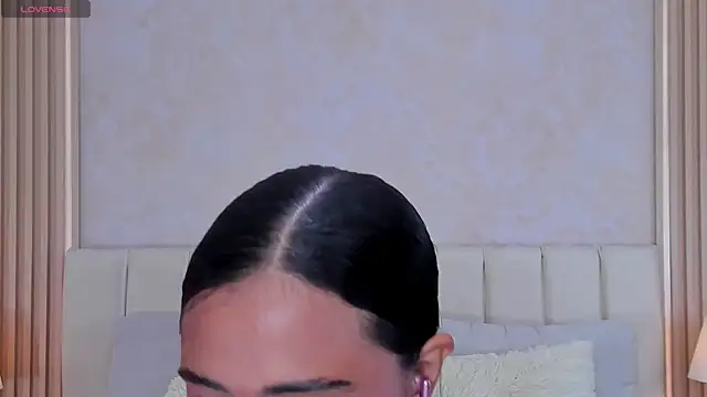 ZOEBARLOWE online show from 11/02/25, 06:13